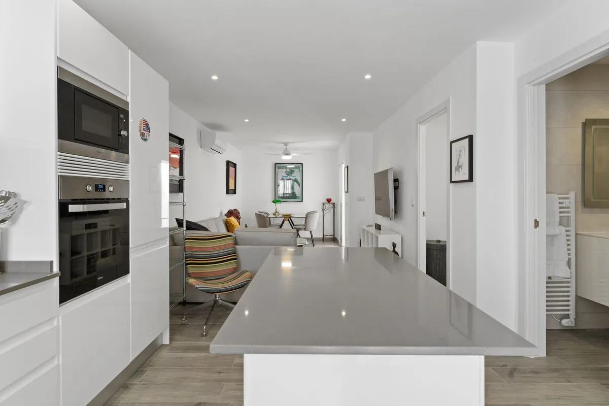 5f40fa80-d71c-4b88-b84a-7380f336b836