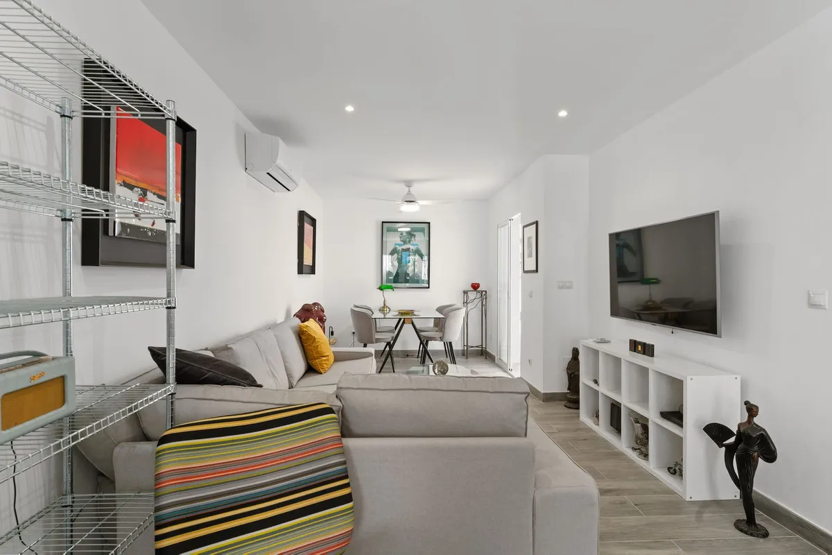 b9b50fac-f11c-4796-8c87-9e11d2047d97