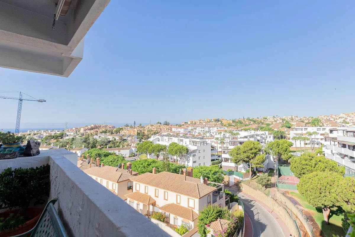 2b121b93-81d4-43ac-b7c6-18e6eaf6d586