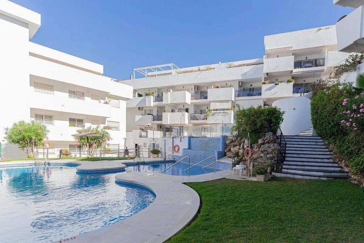 9c928b56-8a80-42e0-9187-70e1dbfa425e