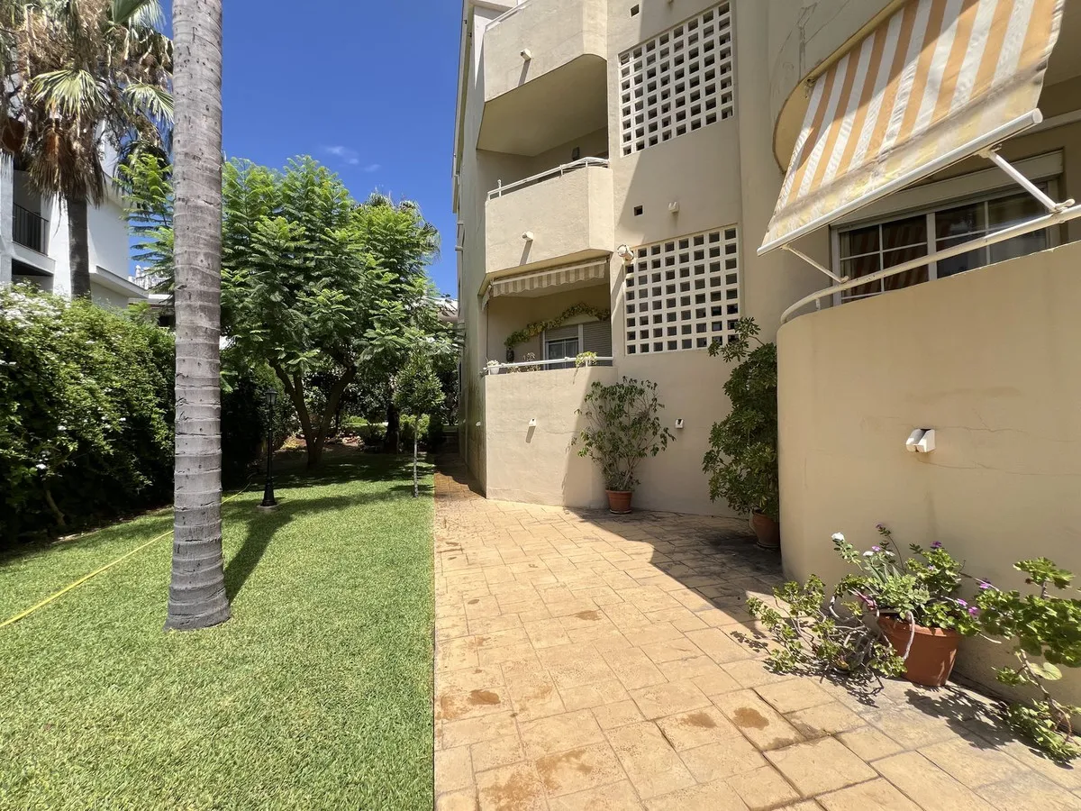 ac37a80d-c128-4b2e-b1b3-e8e52a63631f