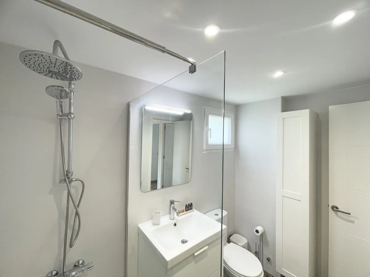 19e6fe26-dba8-4cd7-a674-9de9acb0a7c1