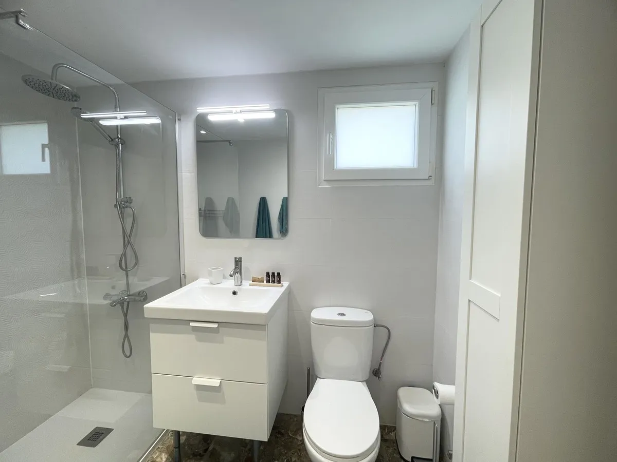 6a5d2fbc-d105-446e-a5e8-ad06ffadb39e