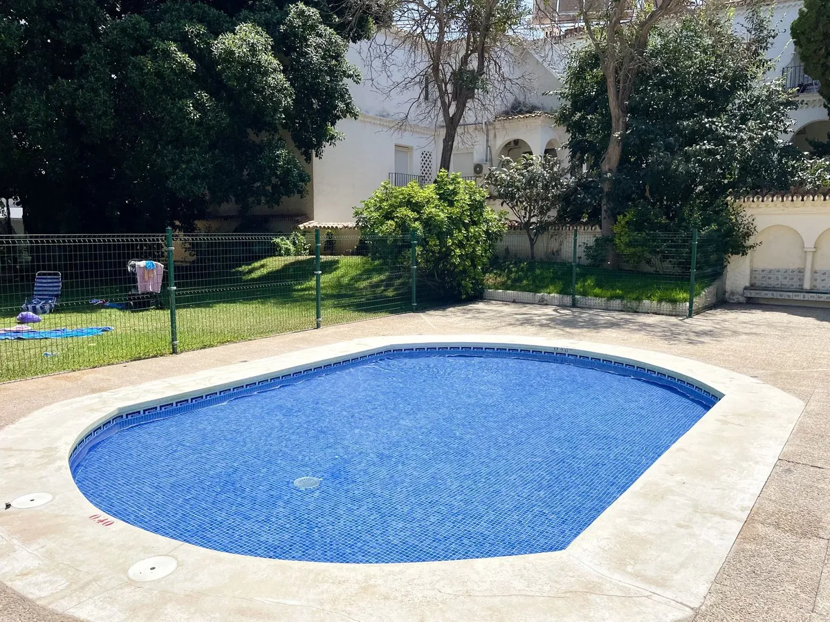 ab78db8d-e90d-48d2-b49c-e44de7990223