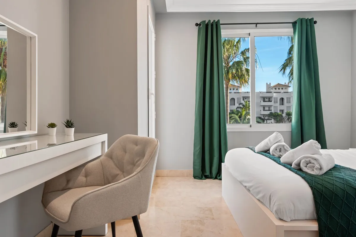 6aa8af37-b4dc-42b7-a18b-e5700c803243