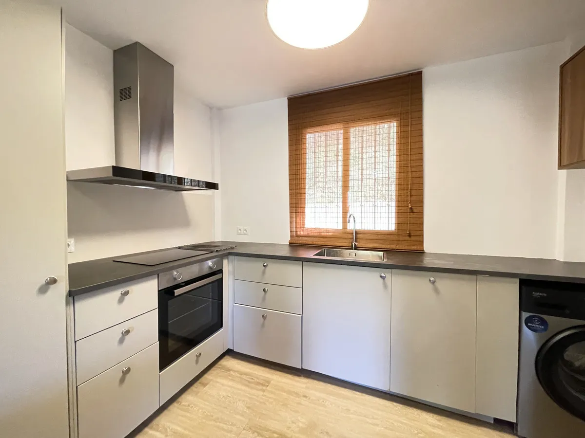 d0b9eaef-8e99-4b80-b5f6-651e94e141fc