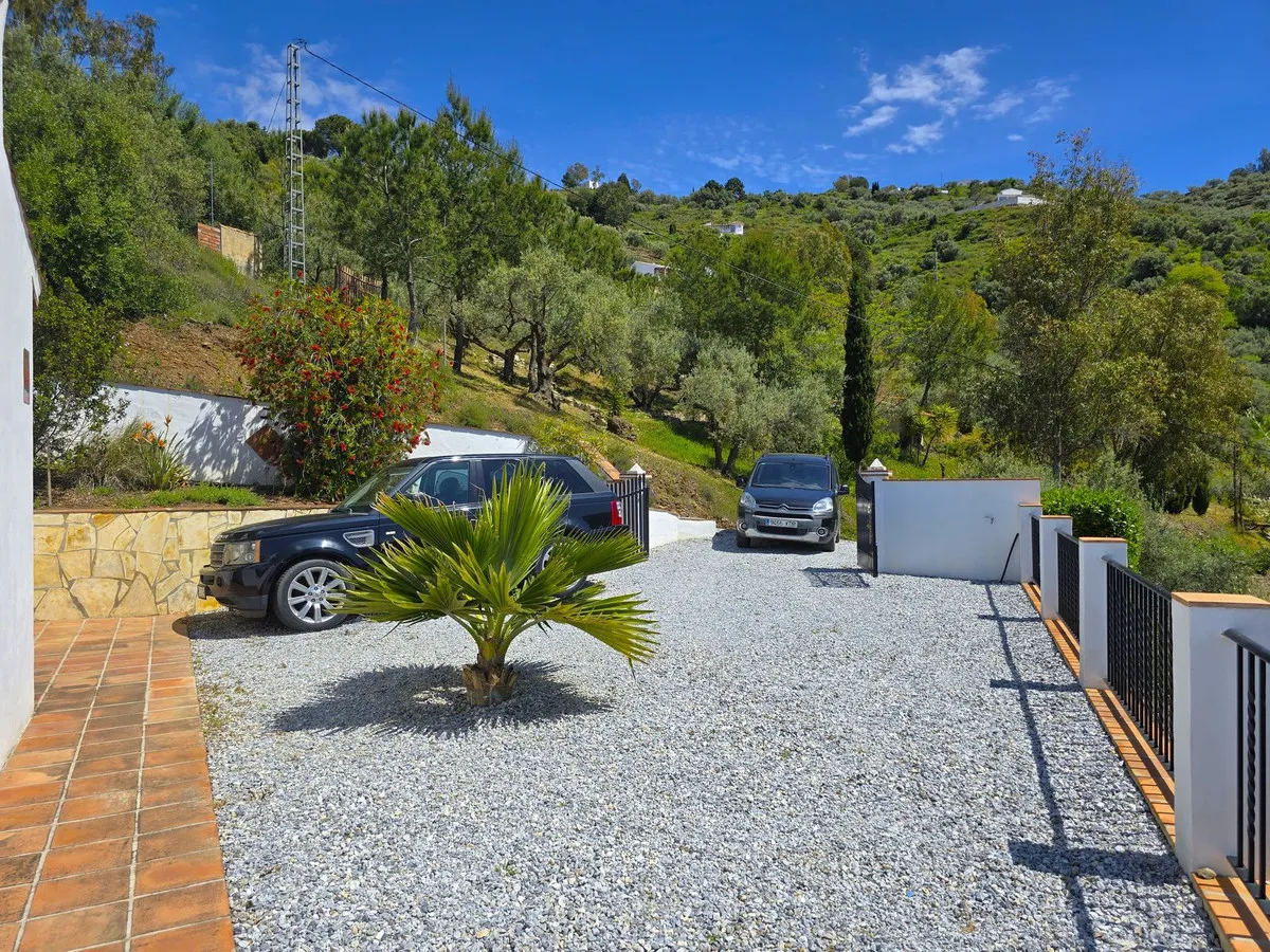 4e5f857c-49bc-4d13-b27f-f94d7455c7d9