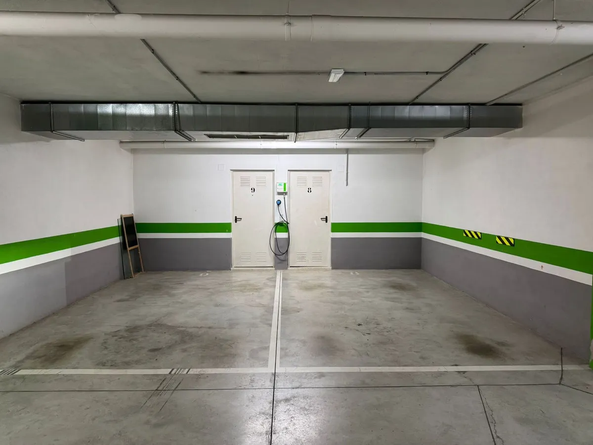 16e1ff0b-bdc9-44ac-921f-b5ccffdf8d18