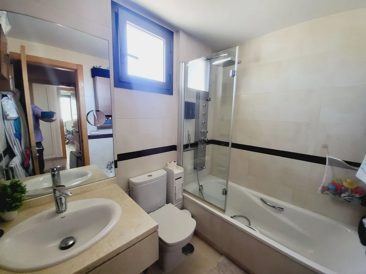 b64a520f-ef4d-42f6-8ad6-9708f0c4d11b