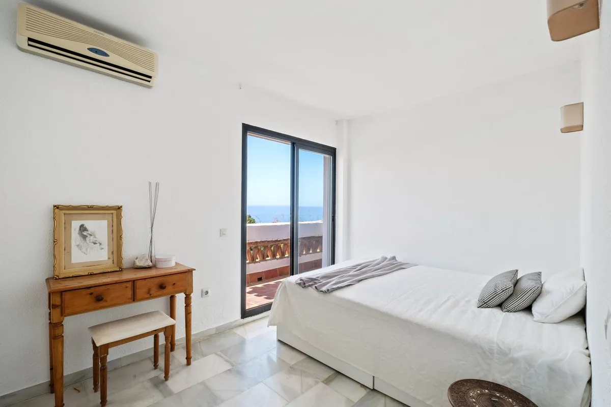 1053568c-c092-4c53-8e46-6b82907906ef