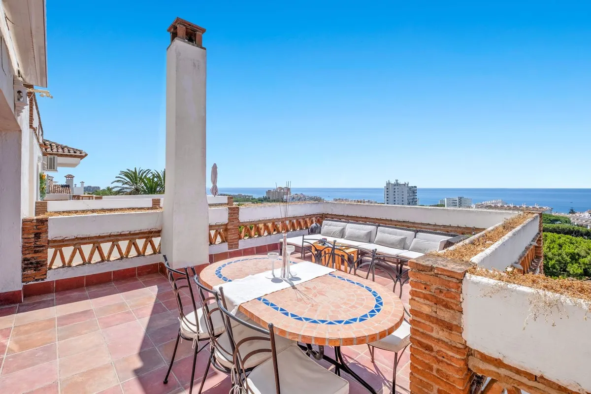 f5ac97b5-9dfa-407a-b326-c9c77b1bce12