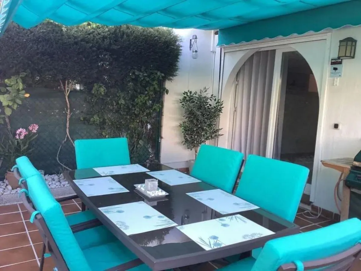 b976eb40-a3a3-4bee-a265-c7b0e4c1e5c6