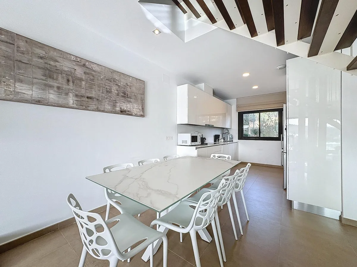 f35abda3-e62a-4bfa-8e34-bd3aada90ccd