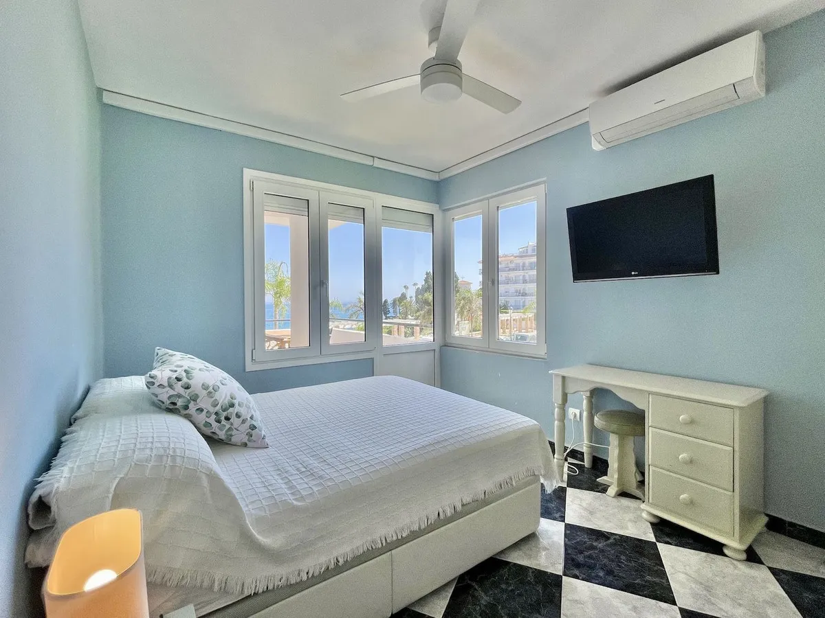 3ed5aaeb-e153-4881-bb10-a9bc265e89b1