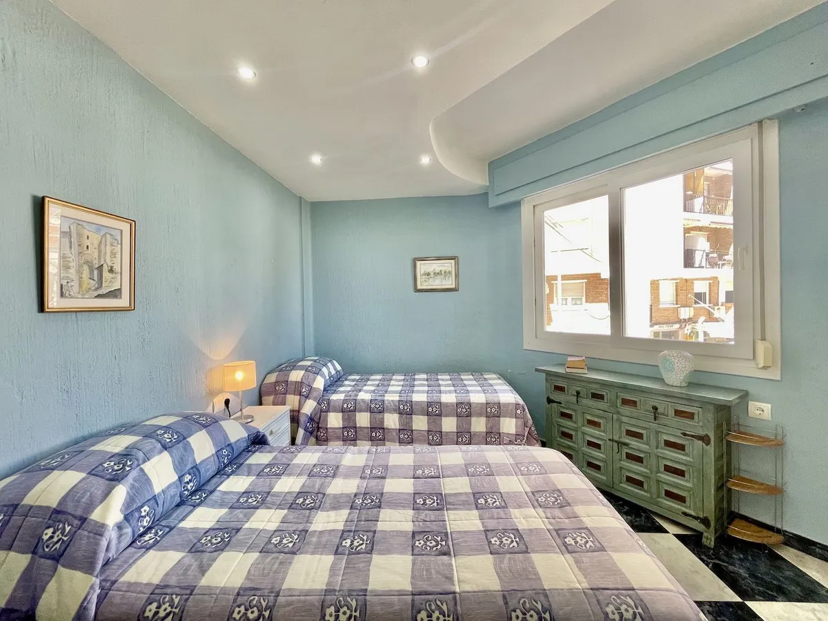 57bb1689-48c7-42a6-af52-cfb37875e987