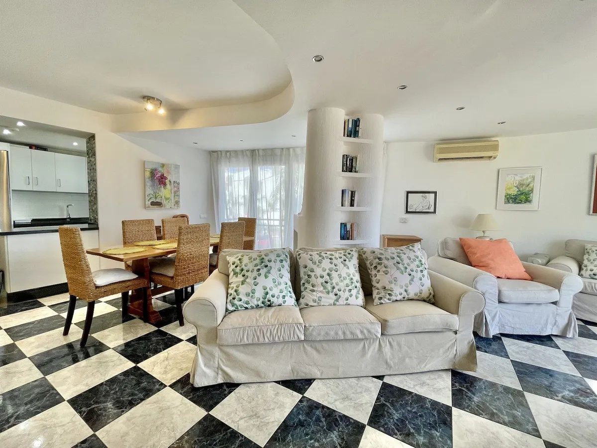 b8261837-e42a-49ab-baa4-b230787b206c