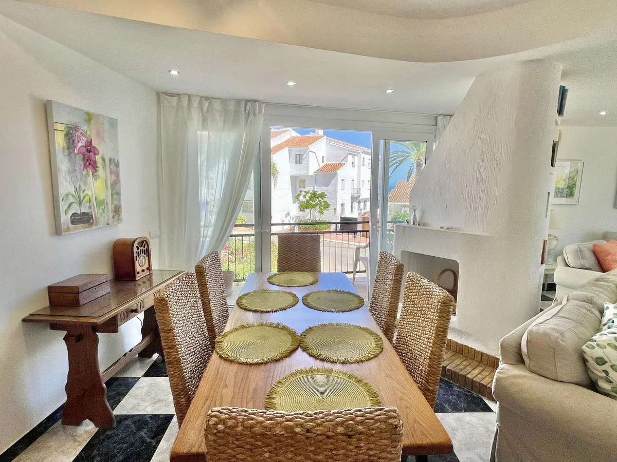 f5c120e8-9c16-4f9c-b7c4-beec23b95abd