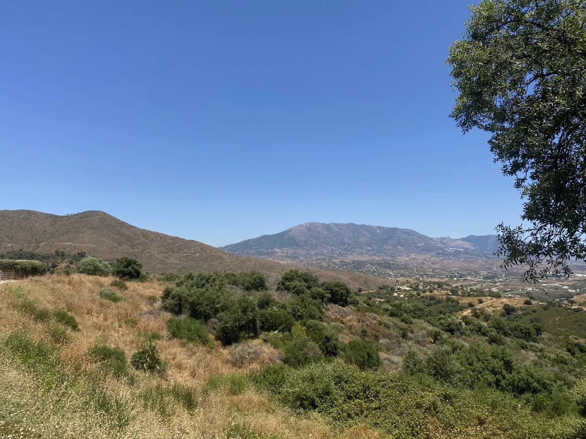 a9548d61-cbc8-400e-b403-33afea2ec050