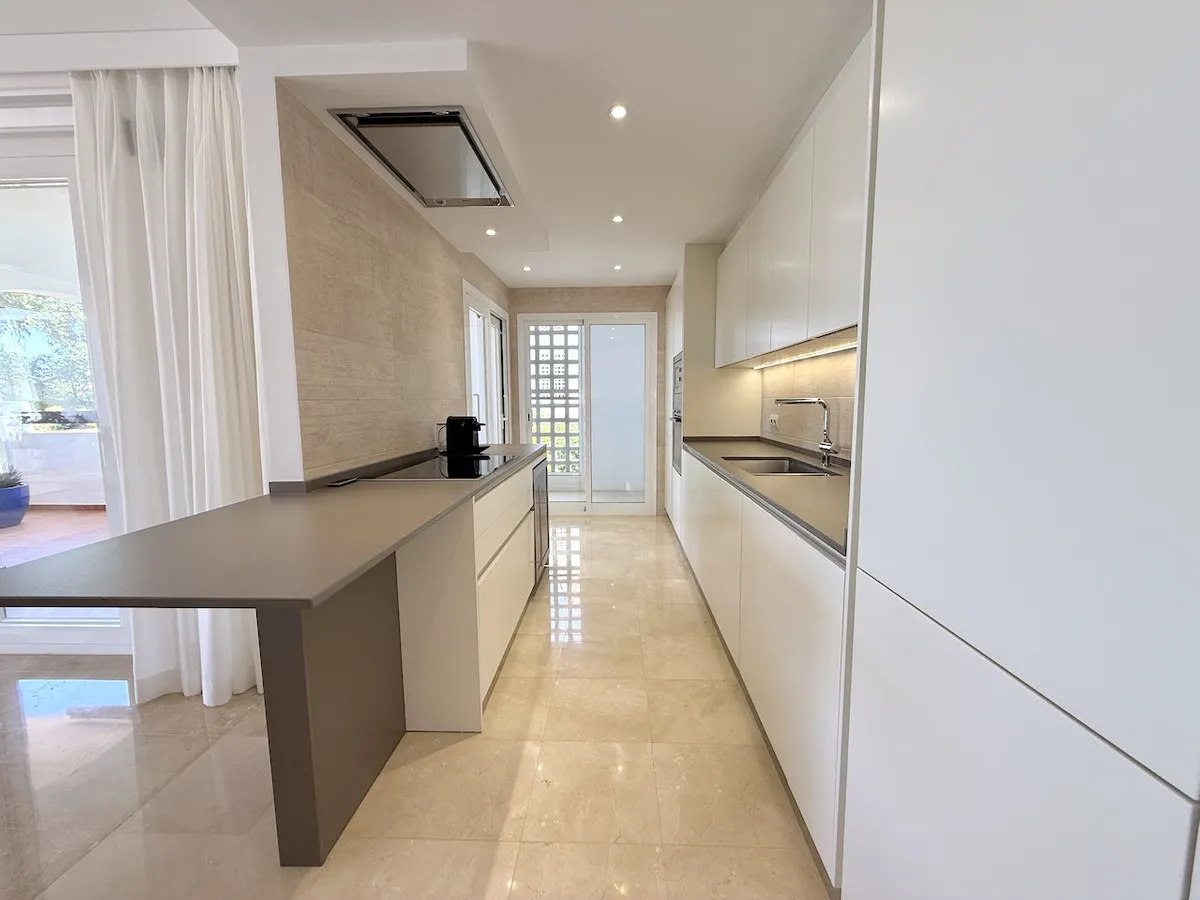 ad7992a5-710f-4aa2-9274-92ca8f332ba6