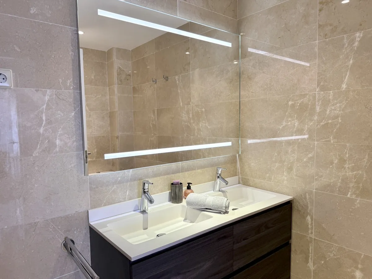 f3f400a8-aee6-4b24-9b0a-a72ff3bb0599