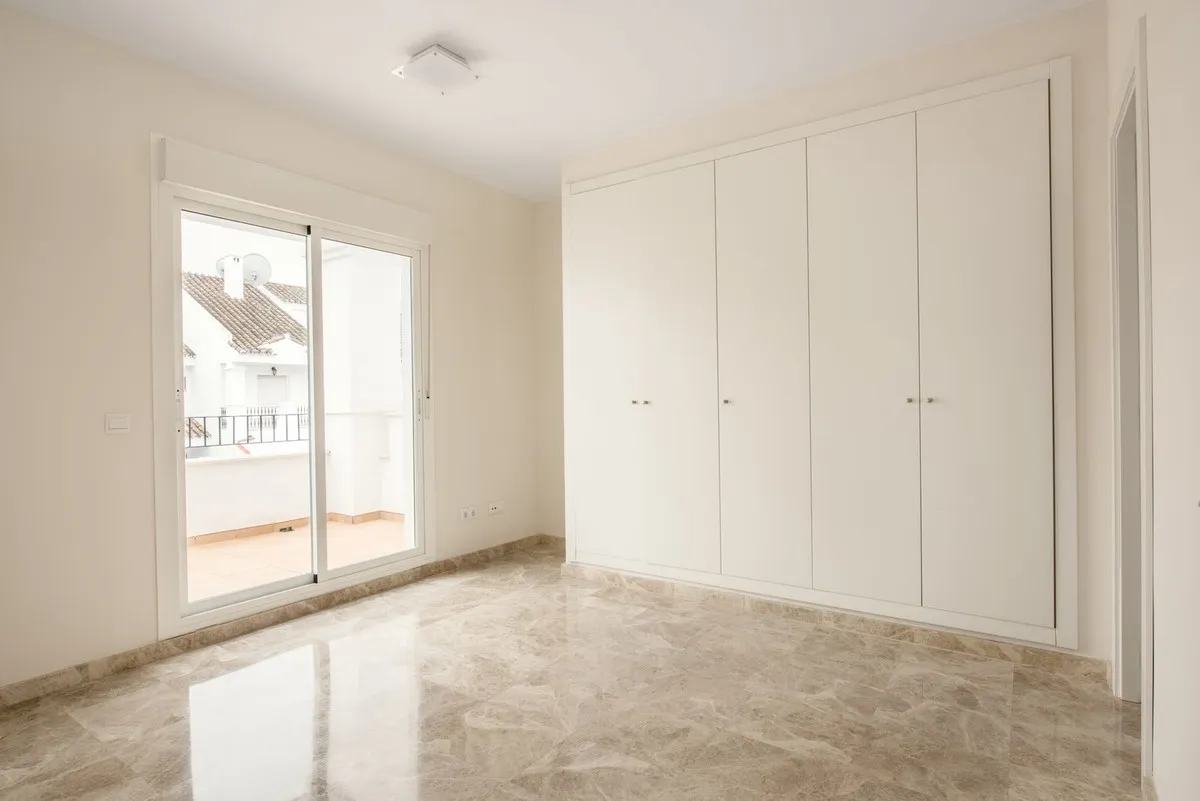 ca76ba6e-01a7-47f4-b783-4e90a8d4e540