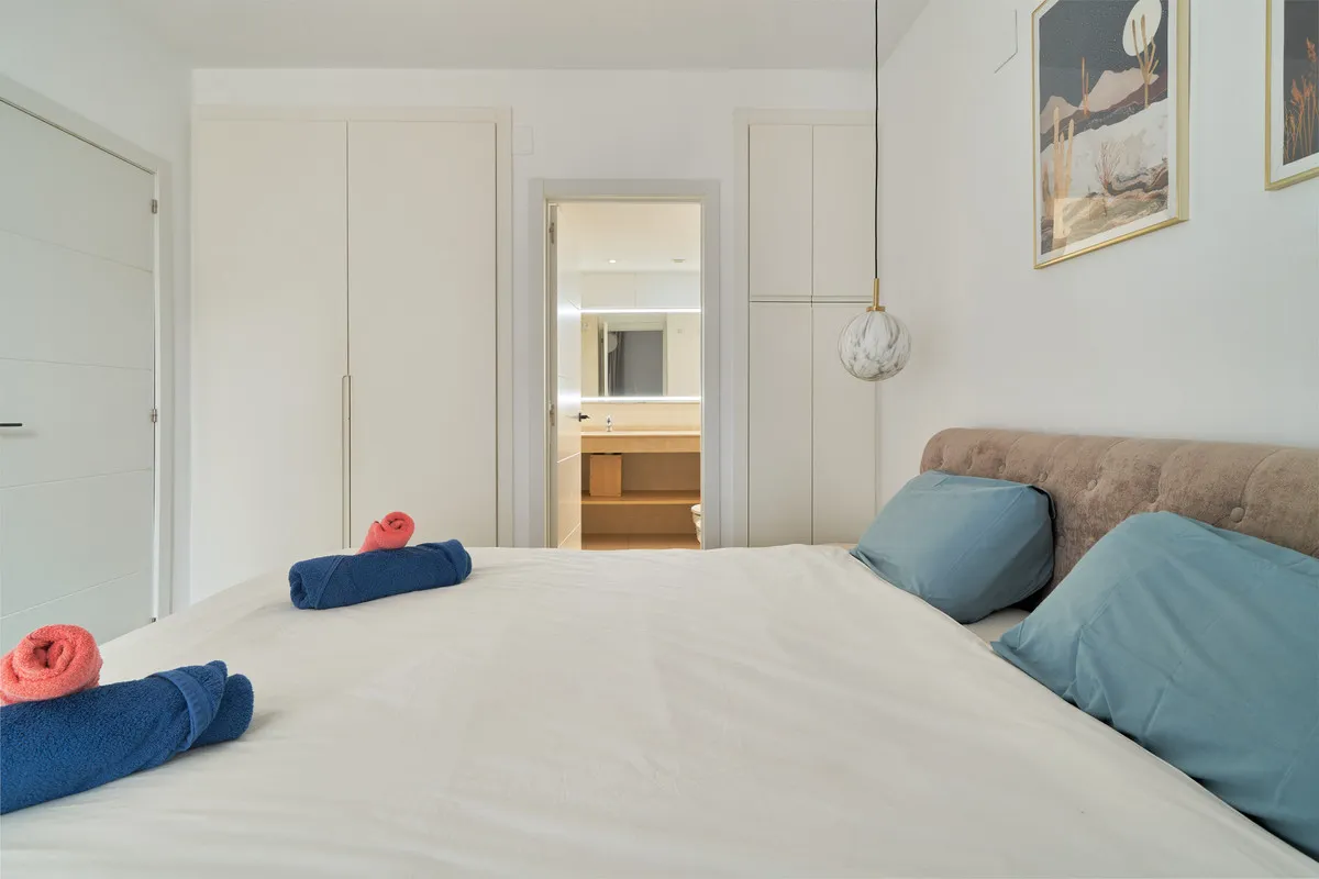 236ff8b8-d65b-4c42-8342-866143a701fc