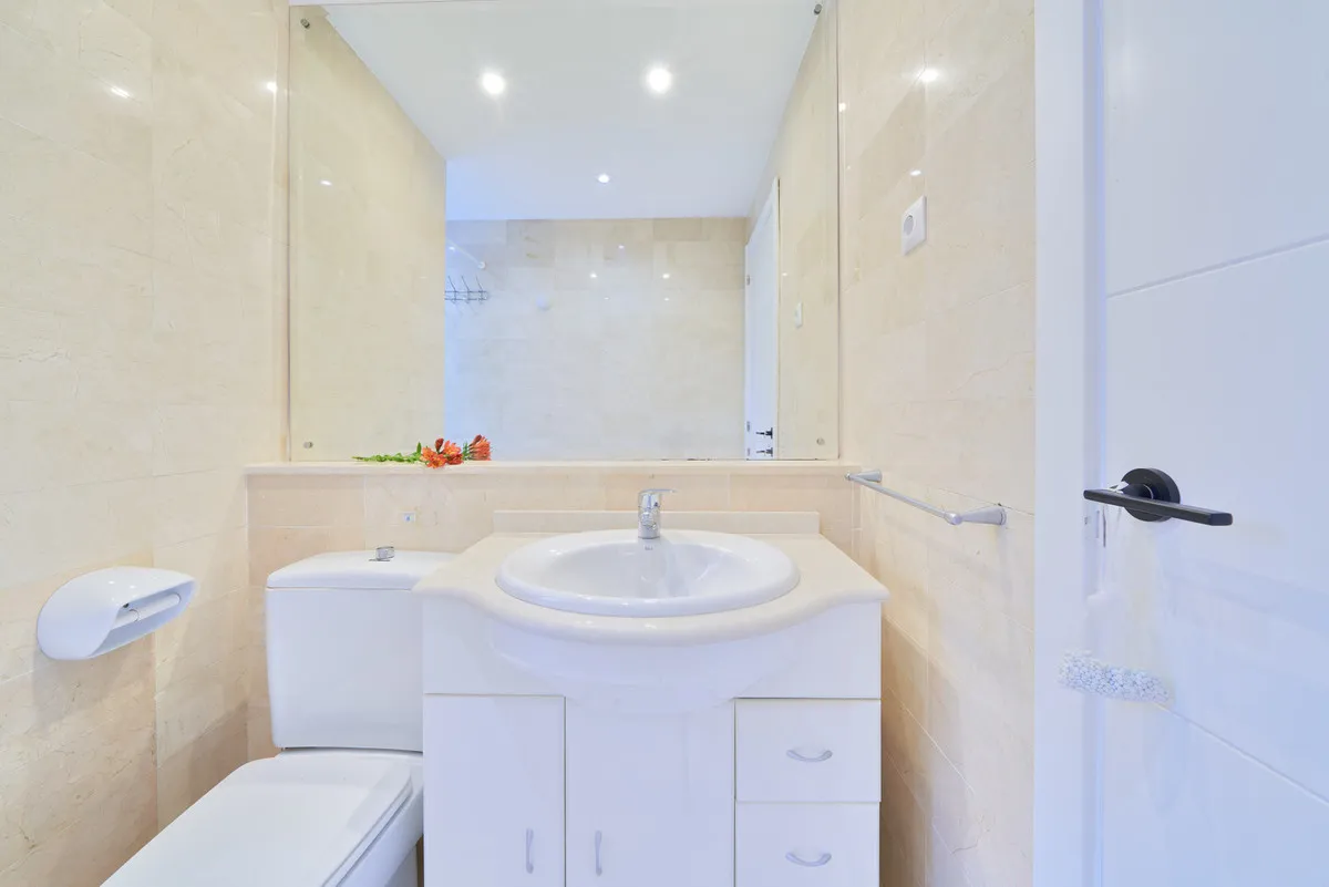 8cf0b3a5-8c6c-42a9-8334-f401e347e2fb