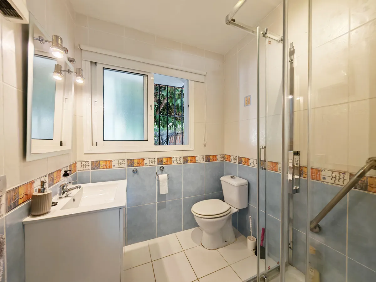 1c9aa9f4-82a8-43df-a5ee-4d298f9f183c