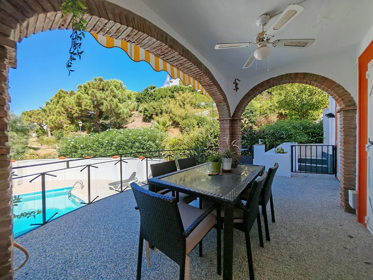 4bba4ec5-dd34-4090-8ede-d587373207f2