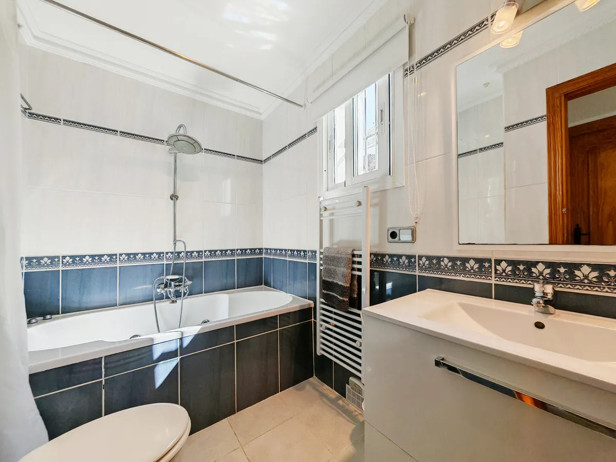 c8ae450f-c404-42b5-a027-82c1d931a193