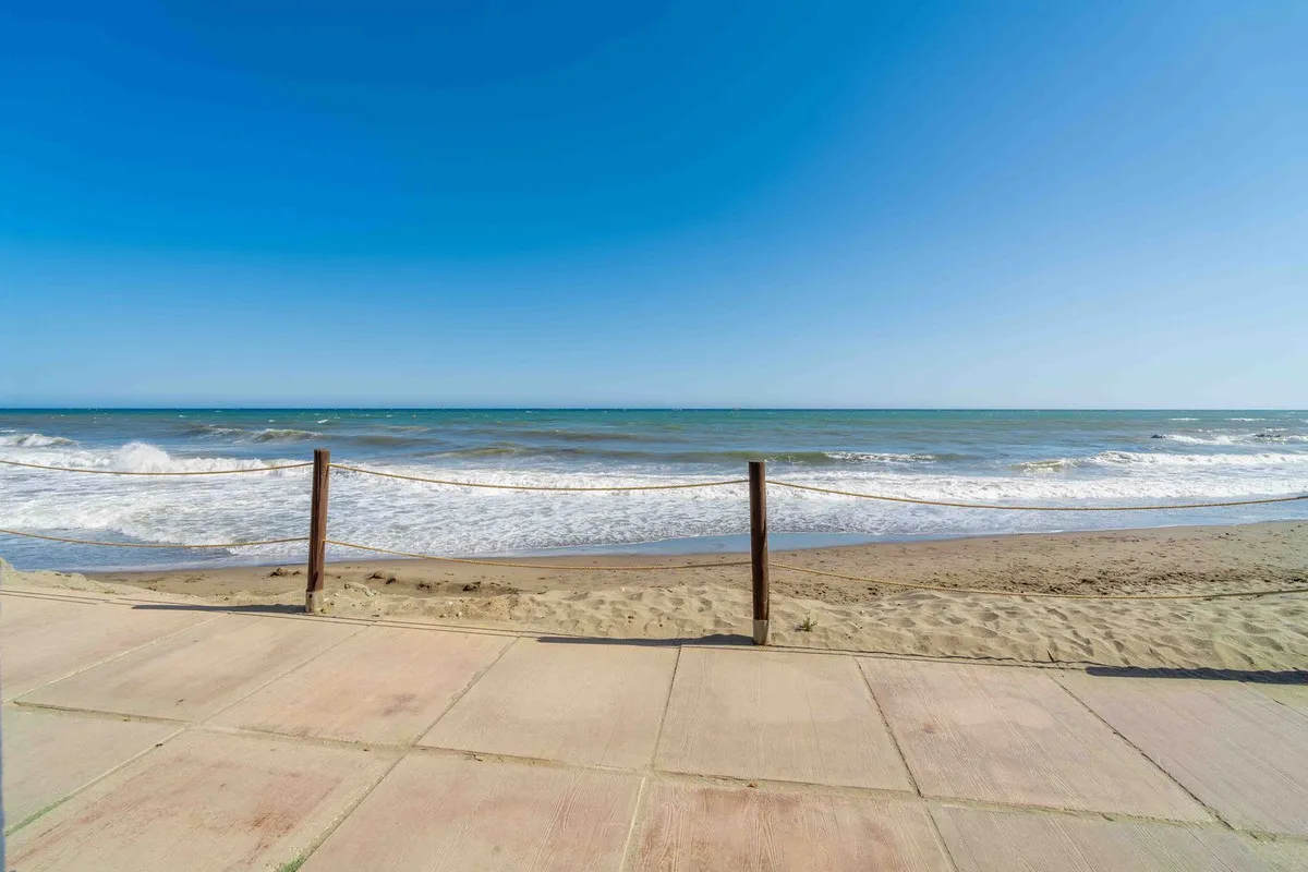 37c5ce3e-5c82-44f8-bc53-e0d836ce6f45