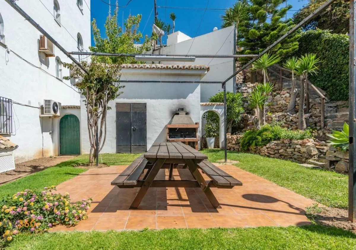 3bb0944c-5d56-43f9-98fa-c9a000ba401d