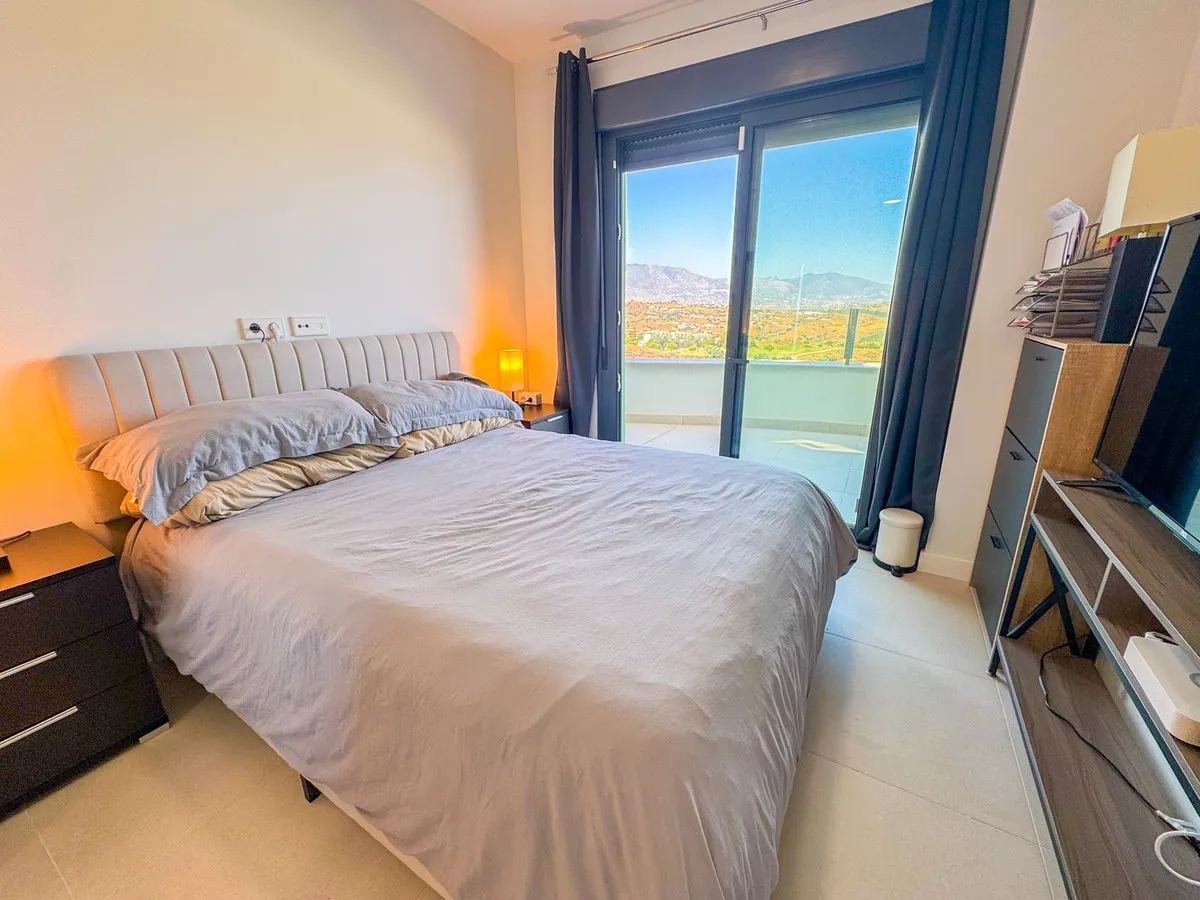 b993fa5b-f7d2-40d6-95ac-2ddd77875e1b