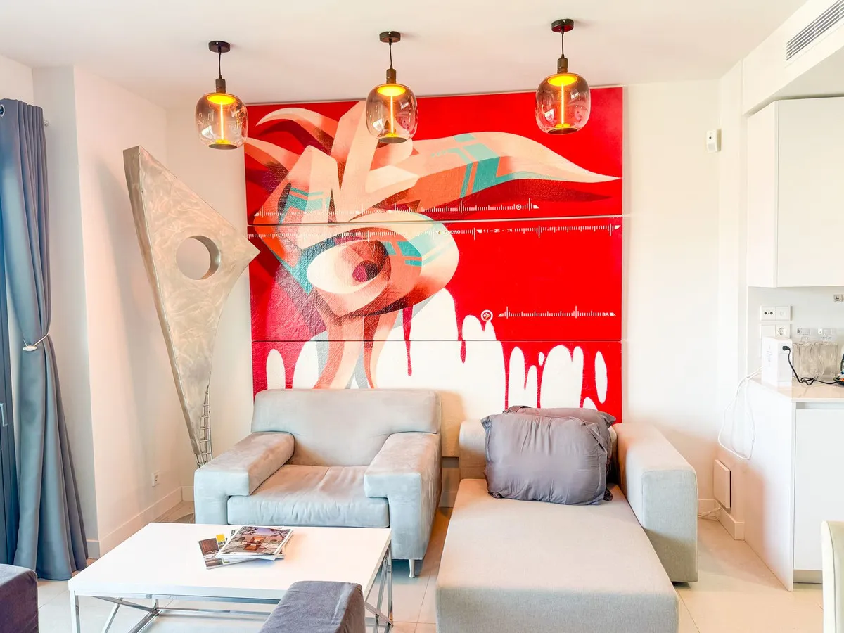 c052af49-92b1-4050-b8c2-bb07f008d261