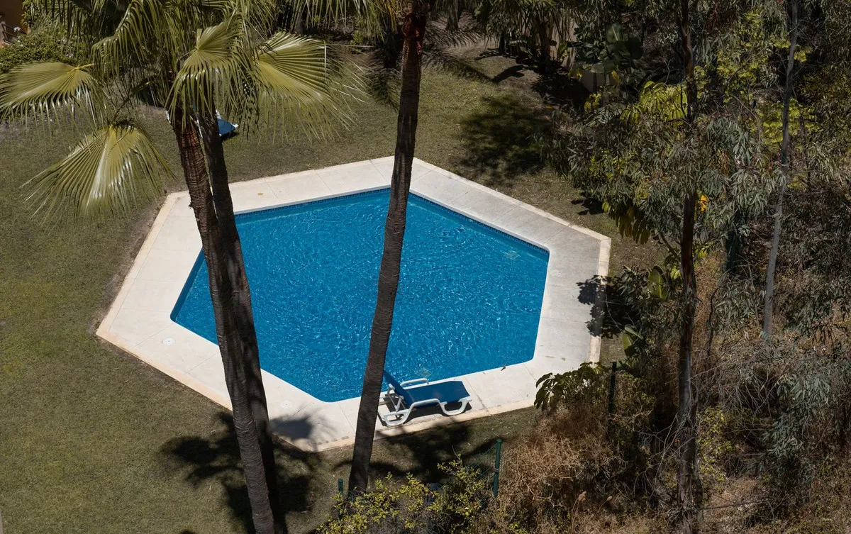 f892d65d-4809-43b8-9b4b-7495cb08d444