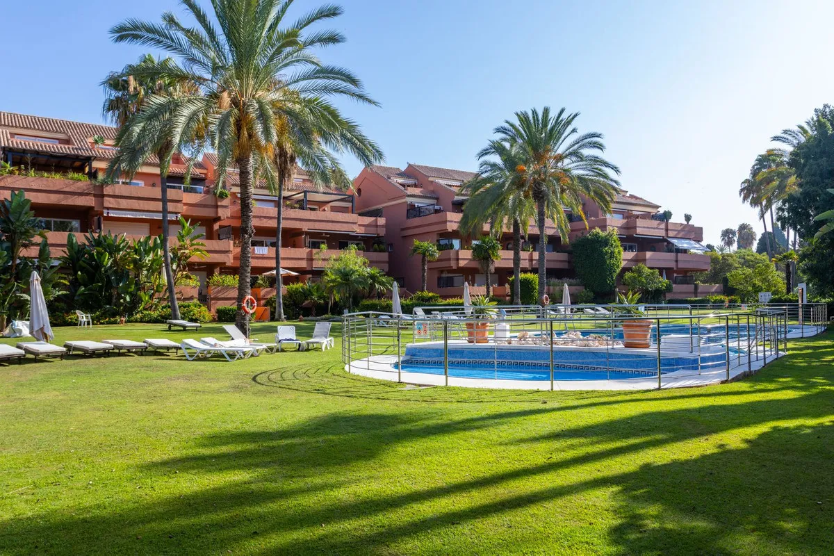 736bf3b8-6e12-4b4d-b671-a1810614e432