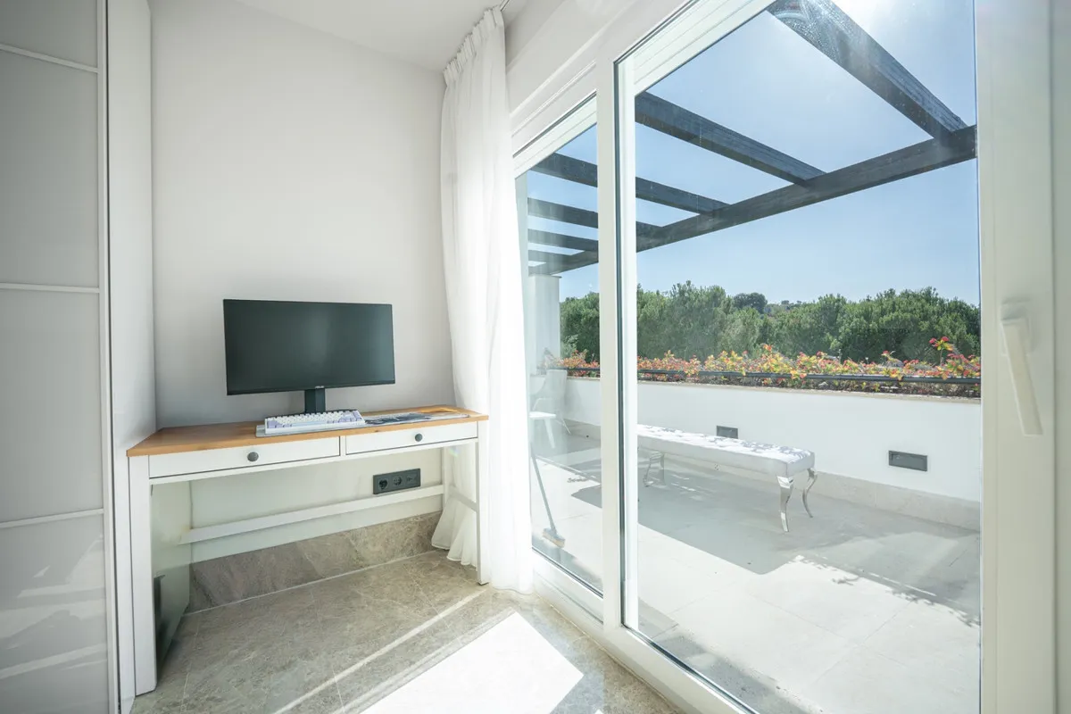 75968662-6d33-4582-bcdc-fd83f5fd397b