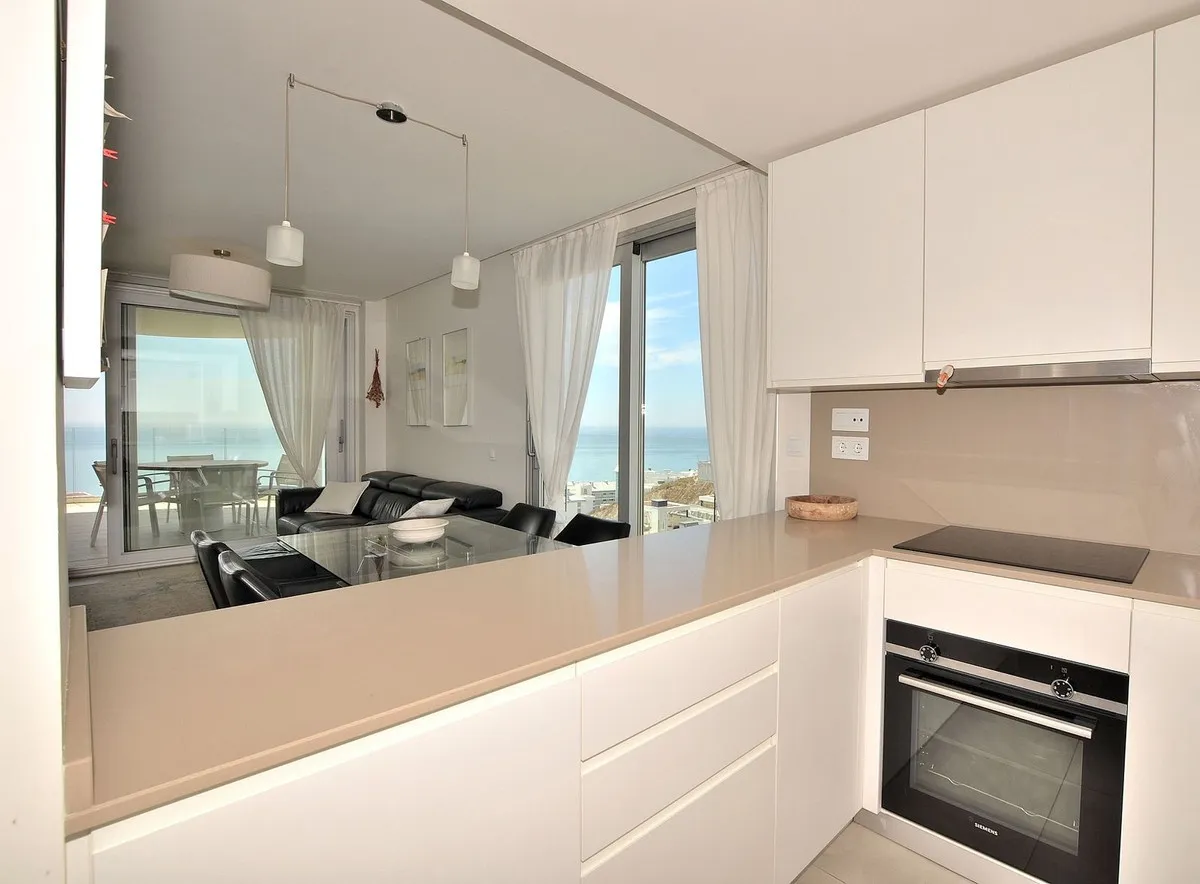 28000036-63e8-4dc0-a7ac-cde34baddee9