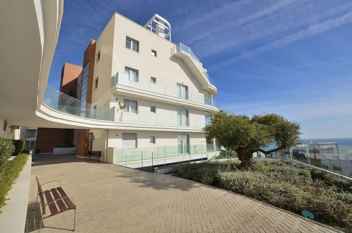 62f7d865-6342-4a5c-80ac-13a584406619