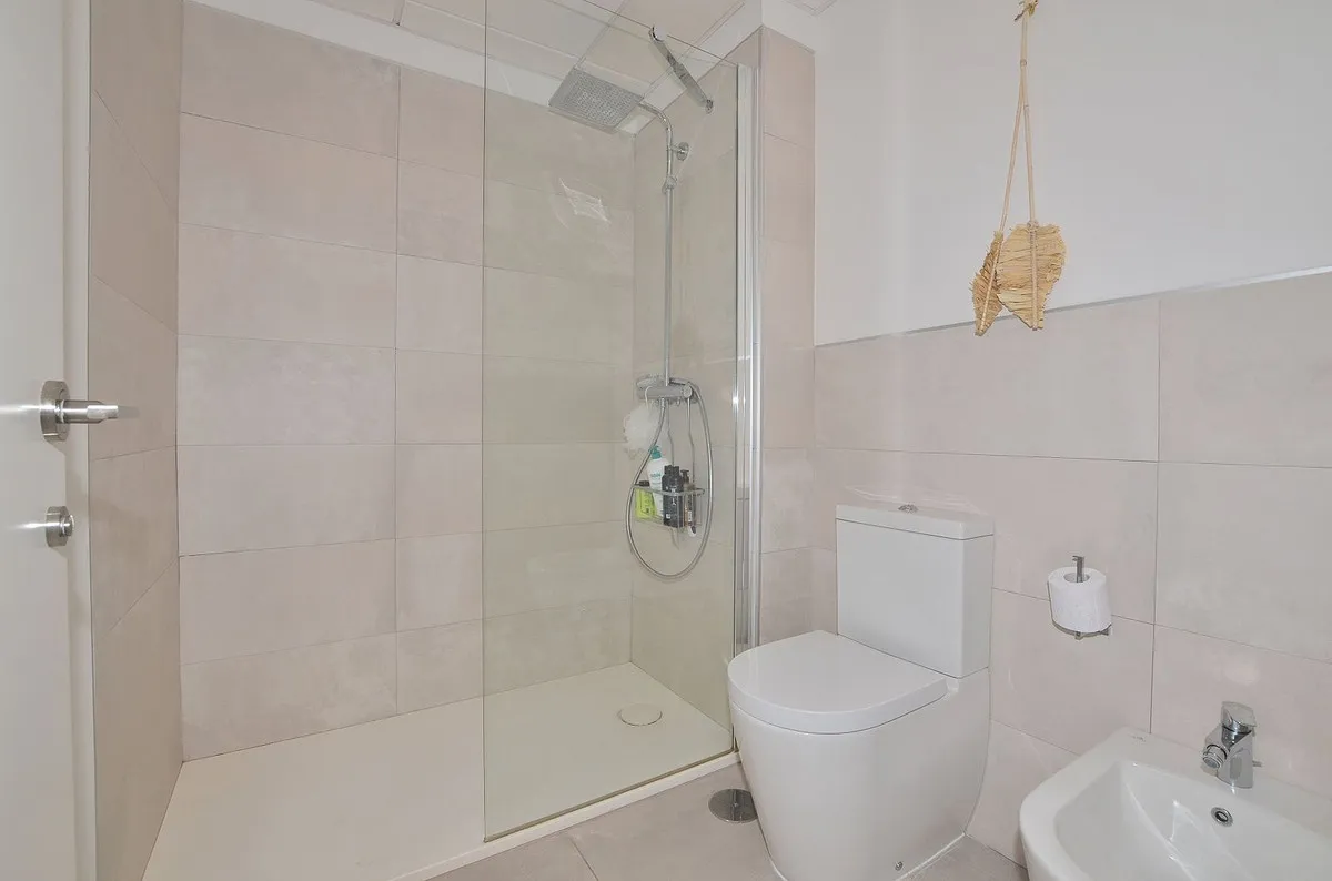 6b0a1086-fddb-4f55-b883-722875b1d617