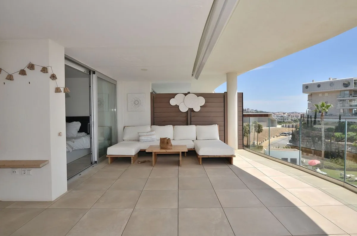 8c0a4bf2-14fd-407a-a73e-136343cfcf96