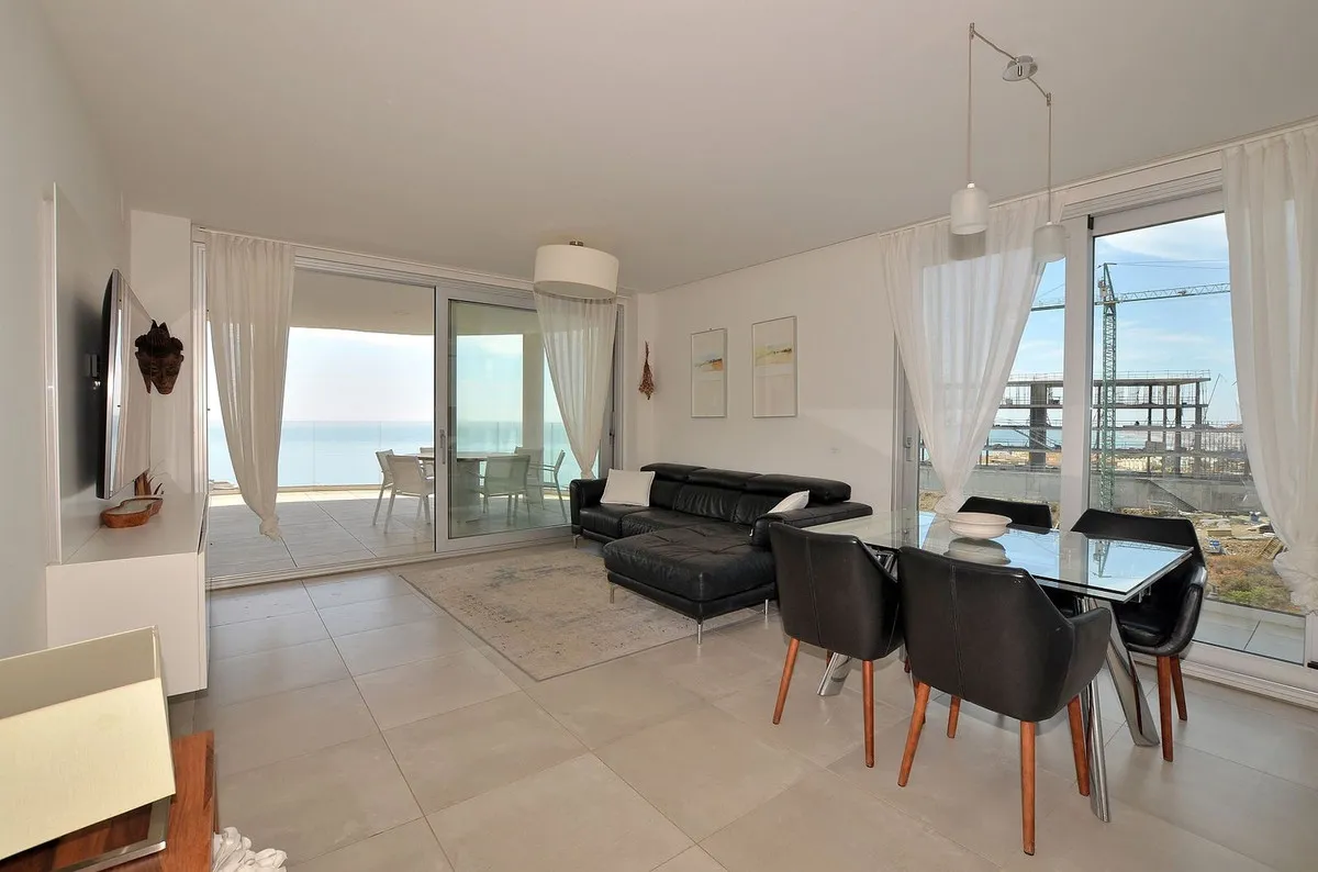 dc972219-795a-47e5-bd5e-3621d8b20739