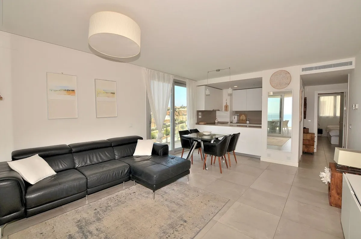 e68e11c5-6aa2-4002-a7dd-7c4af6c04a36