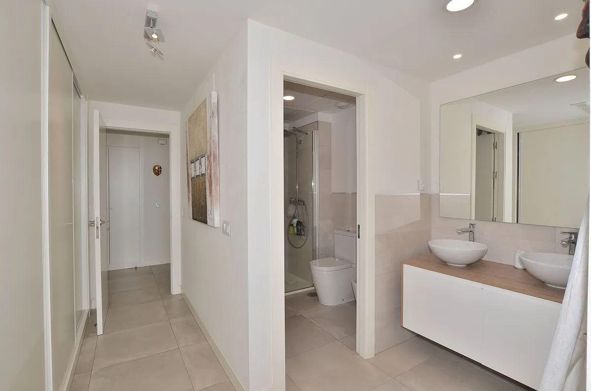 e71d0db5-42e3-4d1d-9875-7d8d2d2fe4af