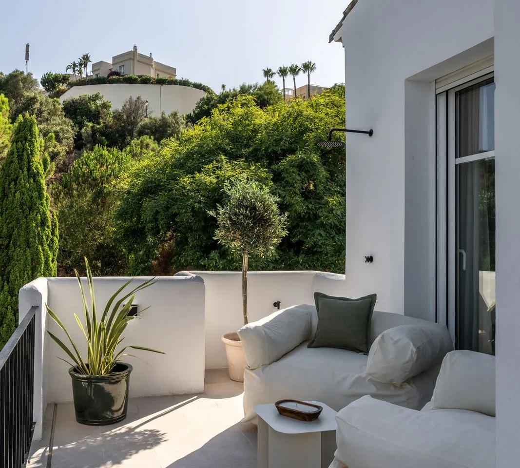 c71b054b-de46-4ade-9c81-5dfc005ba211