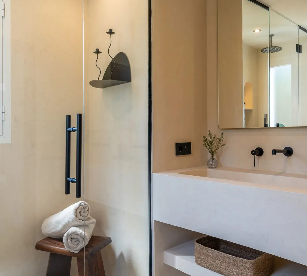 f84120ef-f35b-42ec-afe4-54d168778c39