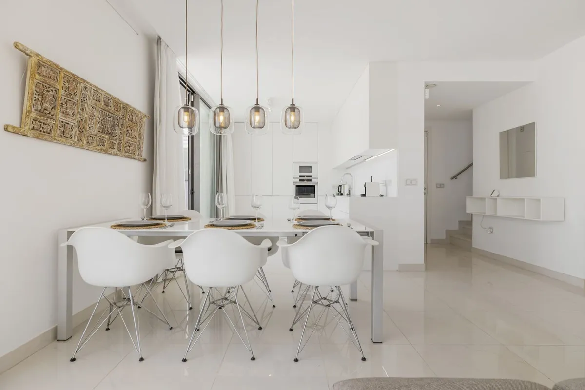 67e82a3b-95db-4c78-a416-8f546021c606