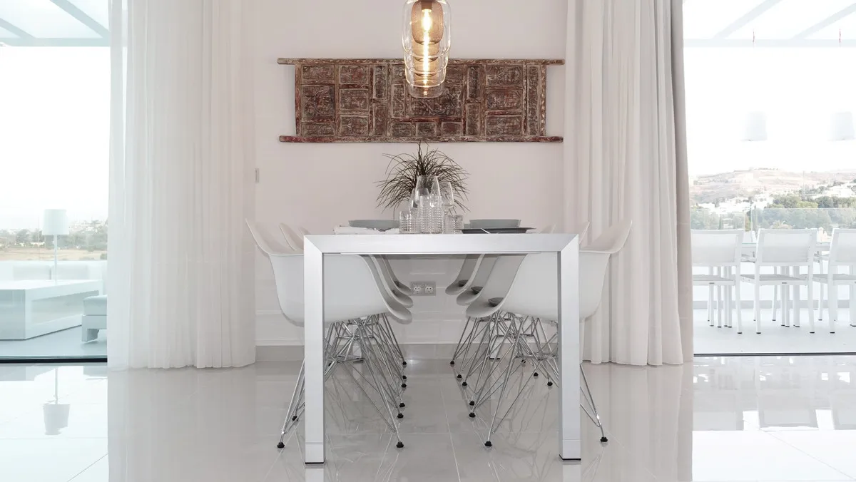 8e4c5ff3-8f93-42d8-8898-5e95aab66379