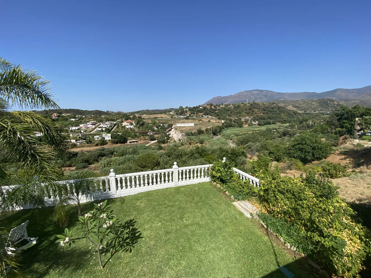 c8db8cf7-4070-4925-9f83-5c90facb0914