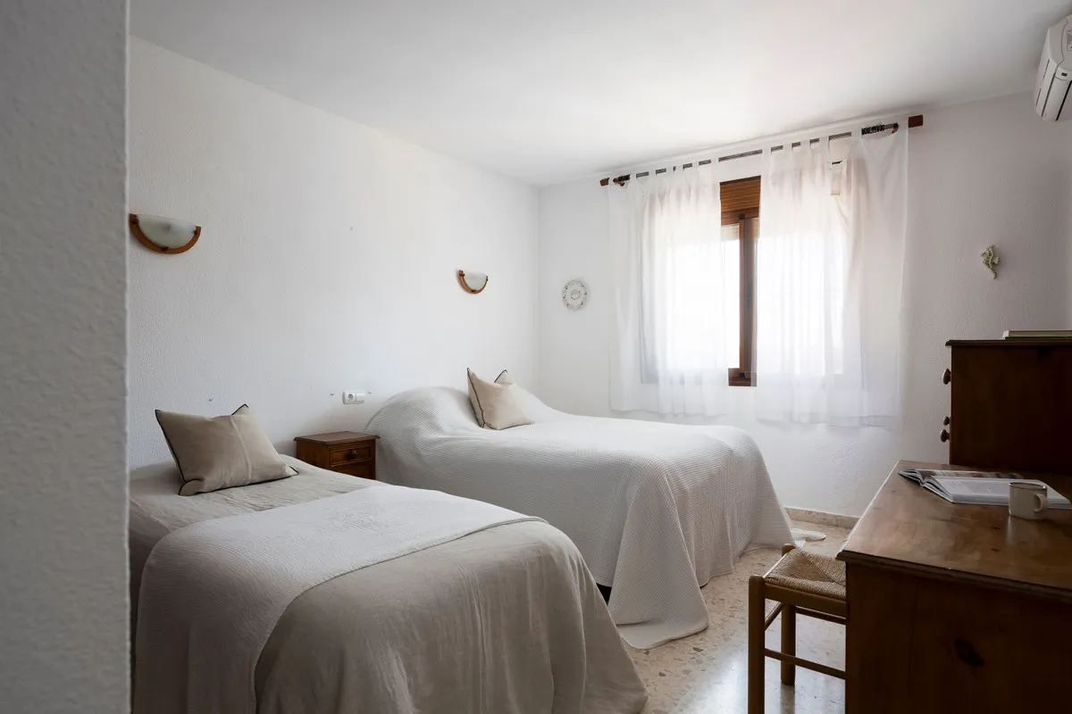 12a9080b-152f-49d4-bce9-7d6f61c2875a